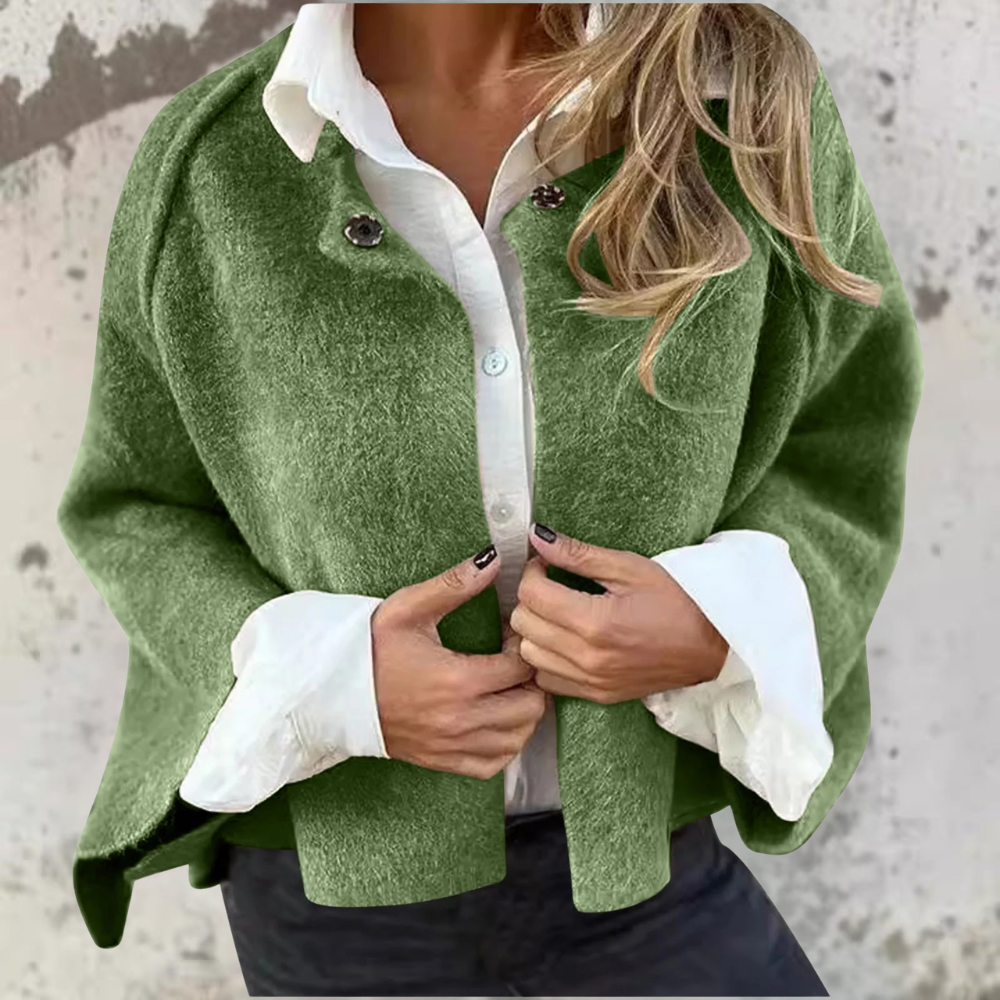 Marietta | Kragenlose Kurzjacke mit dezentem Verschlussdetail