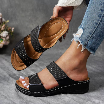 Cäcilia | Komfortable Keilsandalen mit geformter Sohle und verstellbaren Riemen