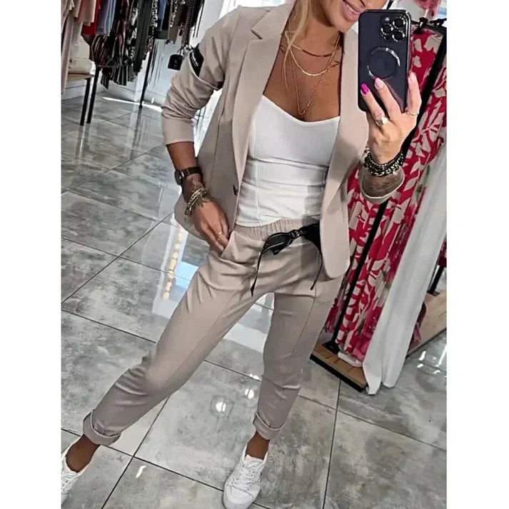 Isabelle | Maßgeschneidertes Set mit Weichem Blazer und Lässigen Jogginghosen