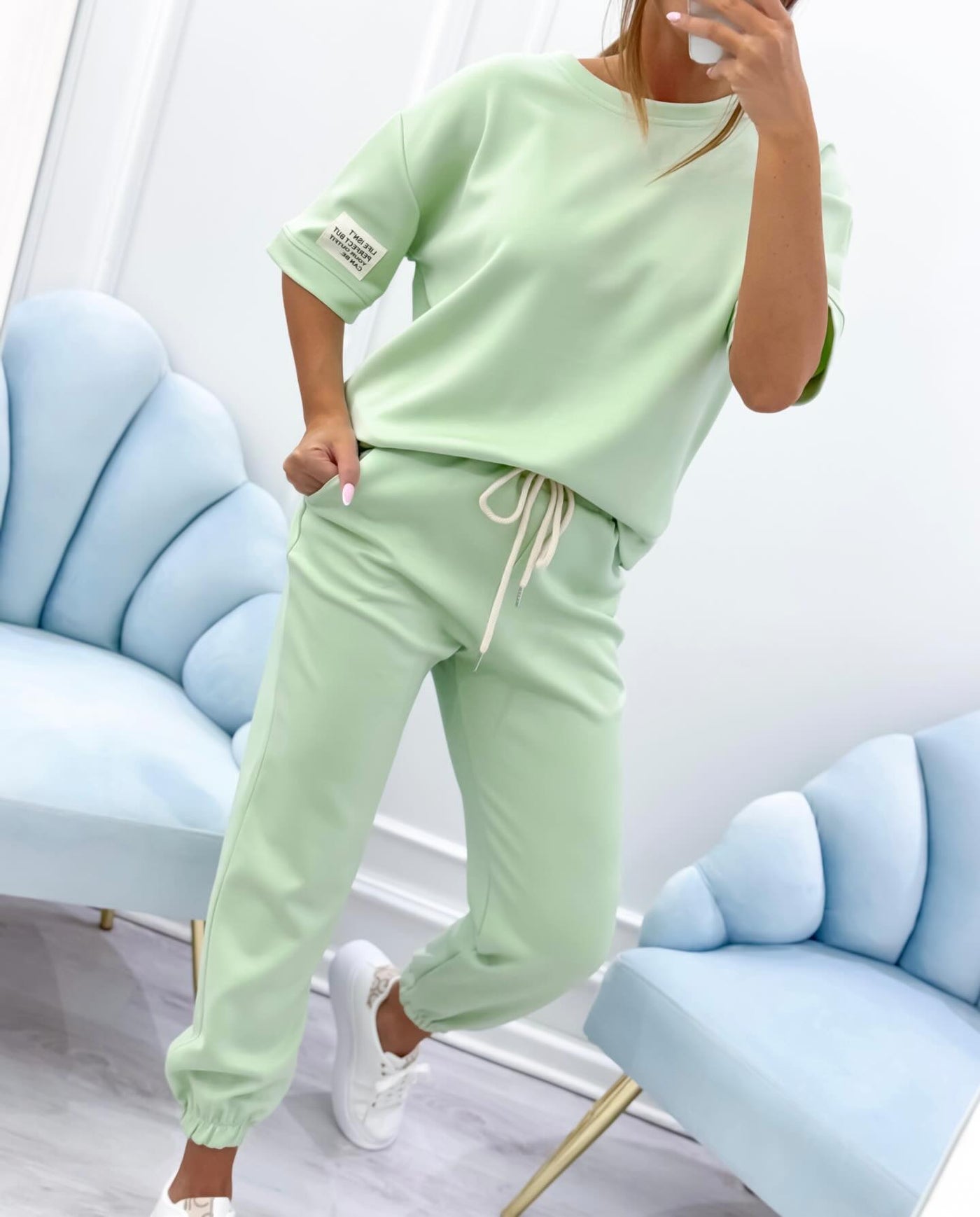 Marlene | Zweiteiliges Loungewear-Set mit Crewneck-T-Shirt und Jogginghose