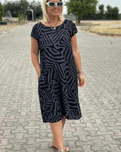 Lucia | Fließendes Midi-Kleid mit grafischem Muster