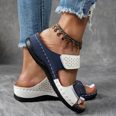 Cäcilia | Komfortable Keilsandalen mit geformter Sohle und verstellbaren Riemen