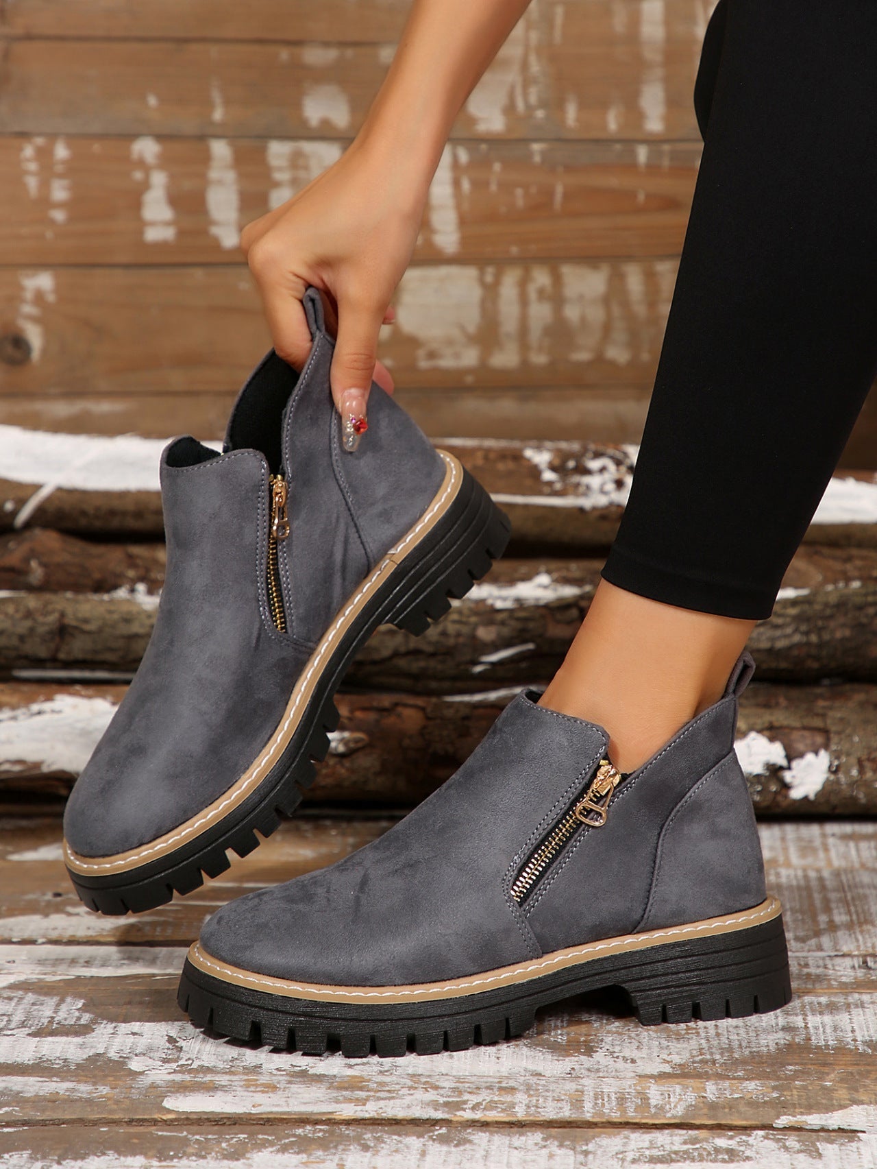 Adelheid | Wildleder-Stiefeletten mit Blockabsatz