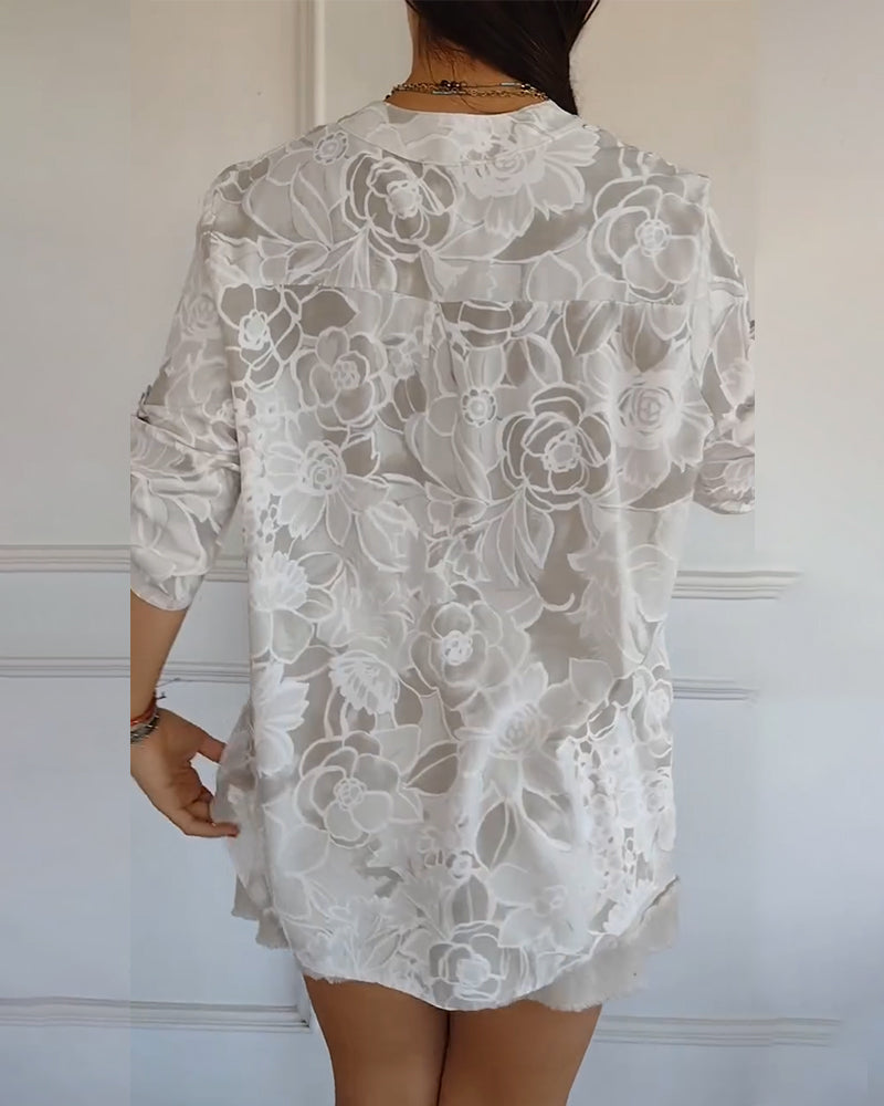 Cornelia | Blumenbluse mit Paillettenverzierung