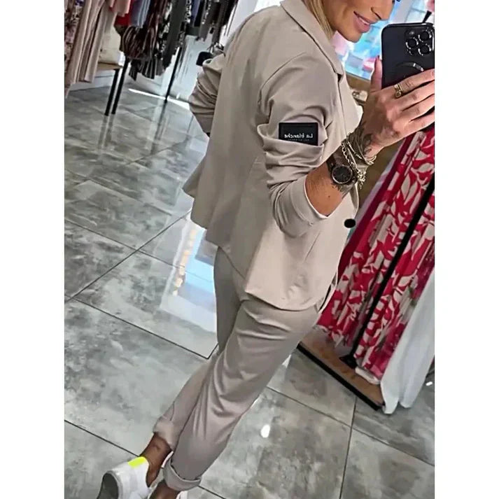 Isabelle | Maßgeschneidertes Set mit Weichem Blazer und Lässigen Jogginghosen