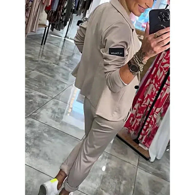 Isabelle | Maßgeschneidertes Set mit Weichem Blazer und Lässigen Jogginghosen
