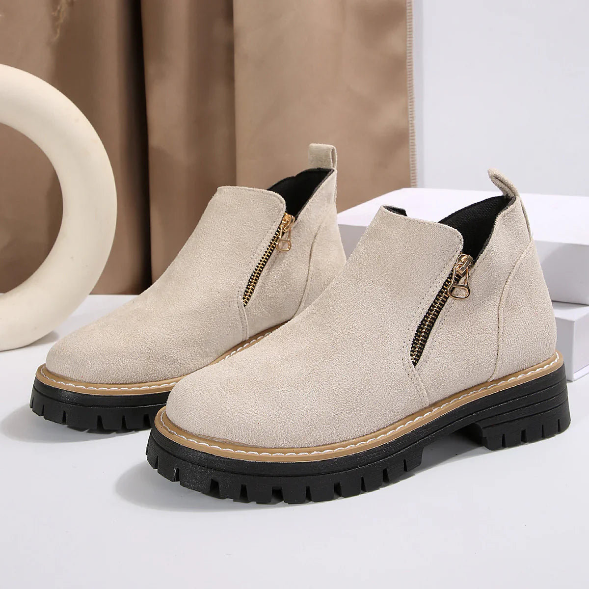 Adelheid | Wildleder-Stiefeletten mit Blockabsatz
