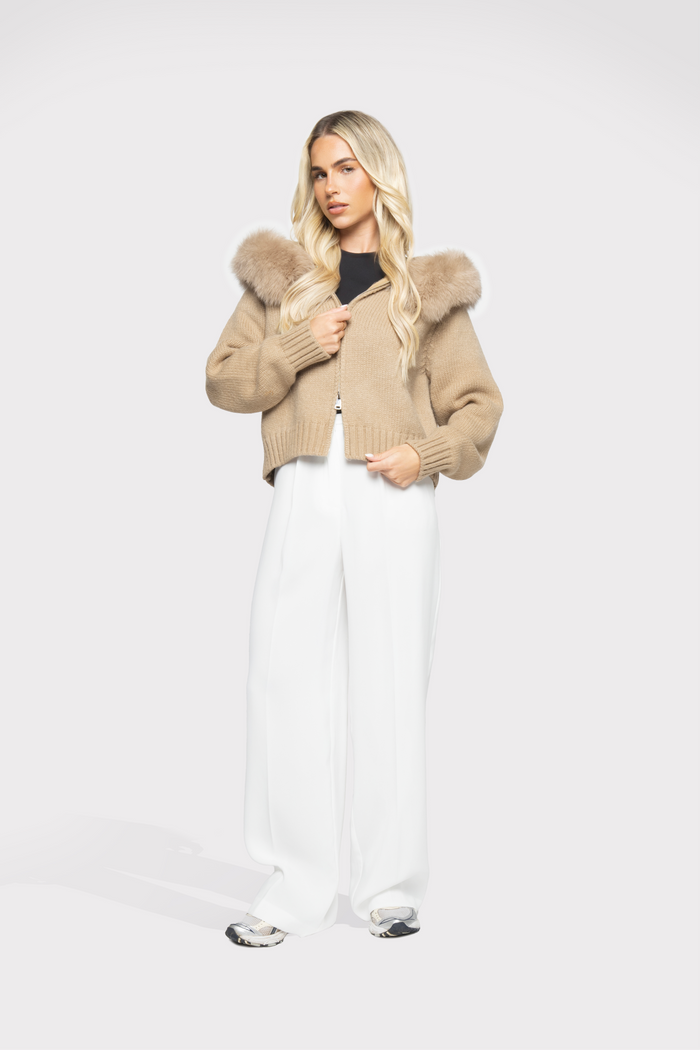 Verena | Strickjacke mit Kunstpelzkapuze