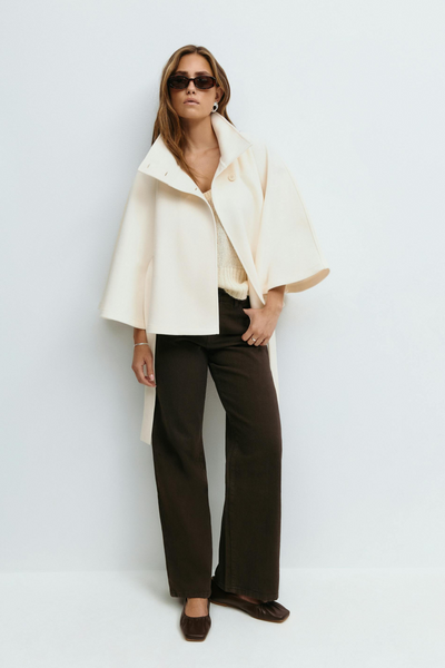 Chiara | Capejacke mit Gürtel