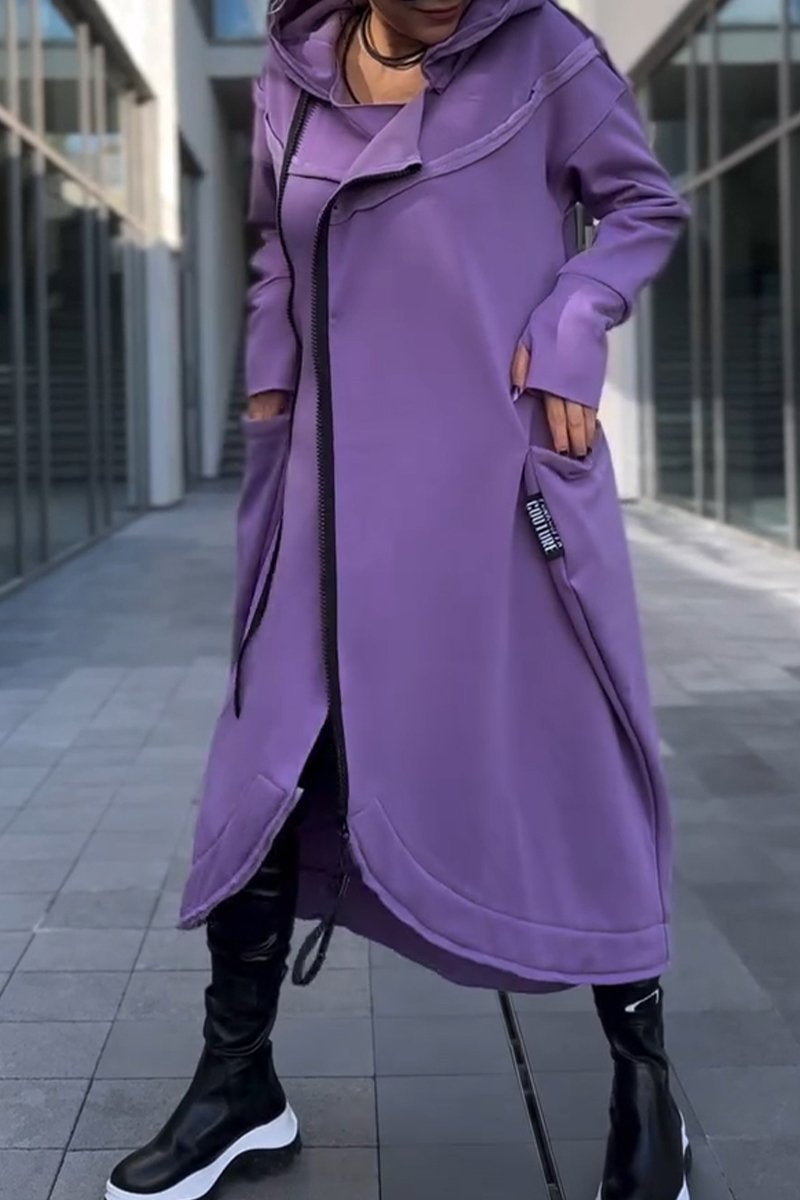 Hildegard | Kapuzenkleid mit langen Ärmeln und asymmetrischem Saum