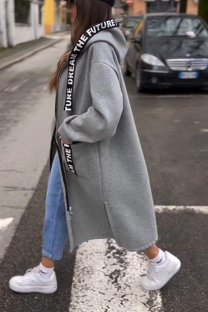 Zara | Urban-Style Longline-Hoodie mit Letter-Patchwork