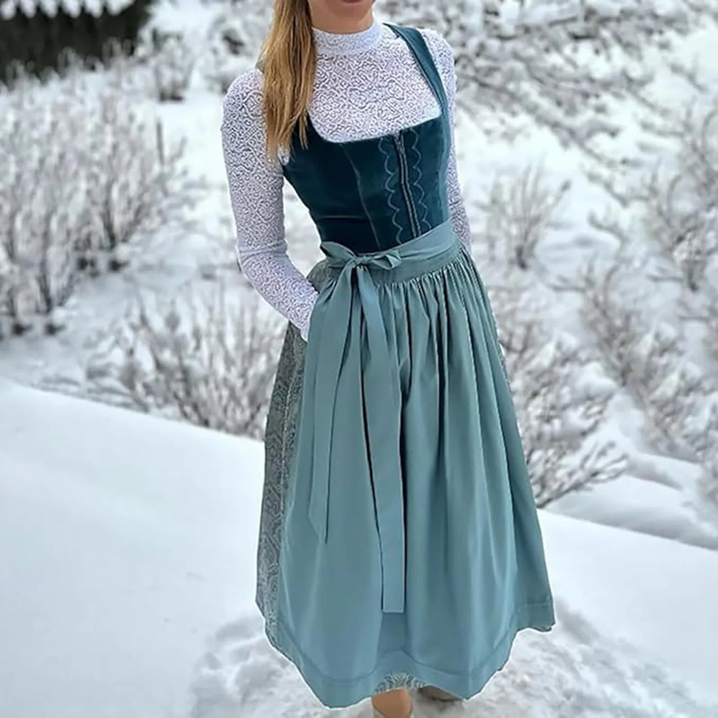 Marlene | Festliches Dirndl in bayerischem Blau