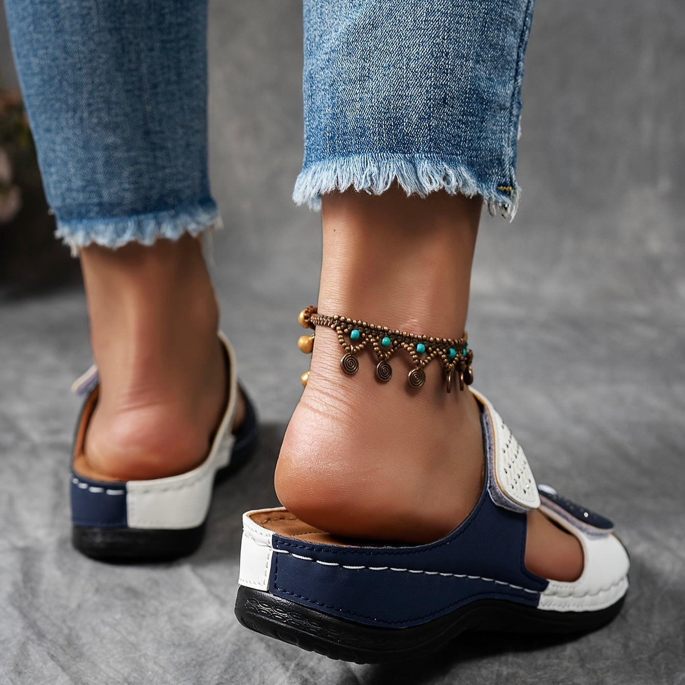 Cäcilia | Komfortable Keilsandalen mit geformter Sohle und verstellbaren Riemen