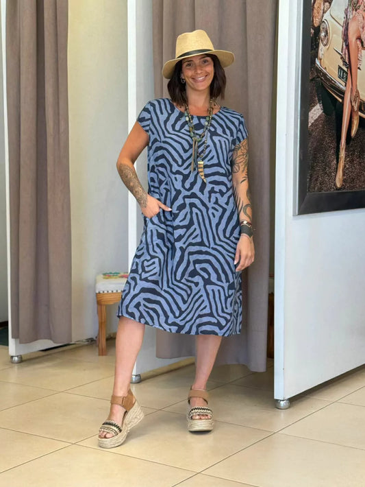 Lucia | Fließendes Midi-Kleid mit grafischem Muster