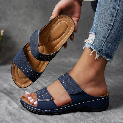 Cäcilia | Komfortable Keilsandalen mit geformter Sohle und verstellbaren Riemen