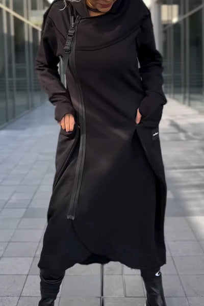 Hildegard | Kapuzenkleid mit langen Ärmeln und asymmetrischem Saum