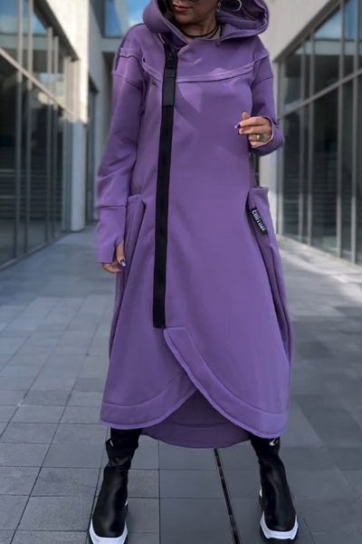 Hildegard | Kapuzenkleid mit langen Ärmeln und asymmetrischem Saum