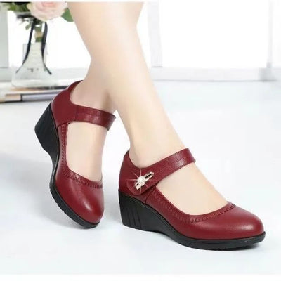 Monika | Riemchenpumps mit Keilabsatz