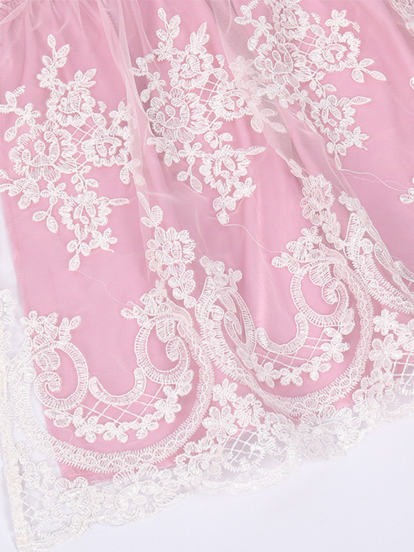 Lara | Romantisches Dirndl in Grau mit Rosa