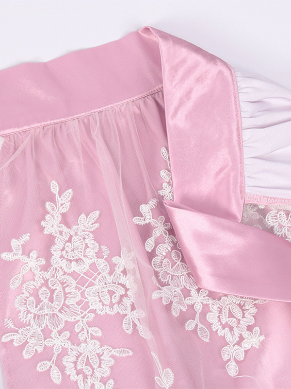 Lara | Romantisches Dirndl in Grau mit Rosa