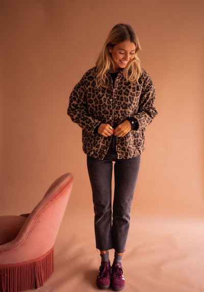 Franziska | Kurzjacke mit Leopardenmuster und Druckknöpfen