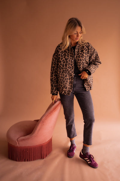 Franziska | Kurzjacke mit Leopardenmuster und Druckknöpfen