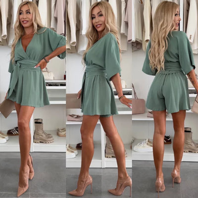 Annika | Stilvoller Romper mit Bindegürtel und V-Ausschnitt